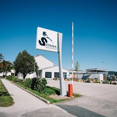 Weingut Straka Apartment Rechnitz Exterior foto